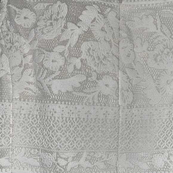 White dress - Picture 4 of 4